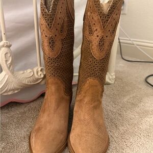 Dolce Vita Tan and Brown Heeled Boots